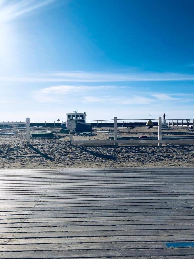 Son Des Mouettes Plage Трувил сюр Мер Екстериор снимка